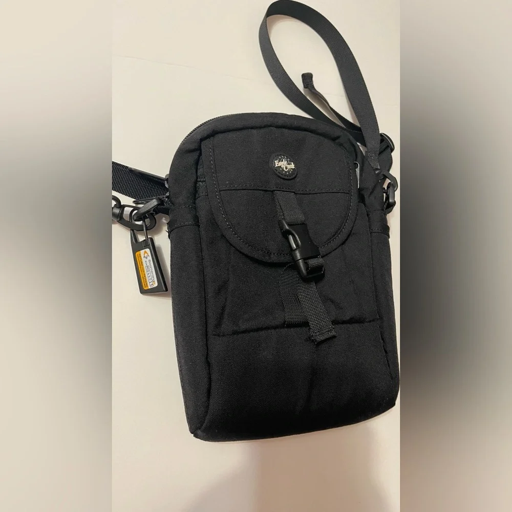 Eagle Creek crossbody travel bag purse 10X6 can be worn on belt lots of storage